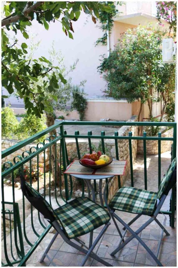 Apartments Lujo Примоштен Экстерьер фото
