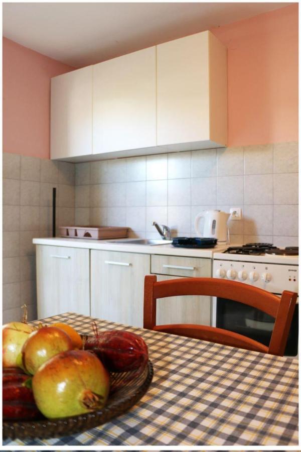 Apartments Lujo Примоштен Экстерьер фото
